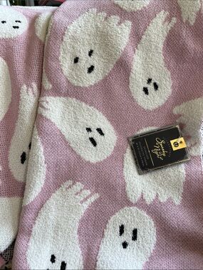 Cozy Ghost Print Pink Knit Blanket spooky nights